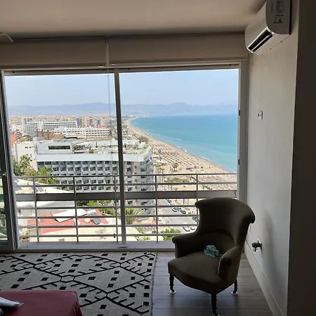Panoramic Skyline, La Roca Tower- By Lcdsol Apartment
